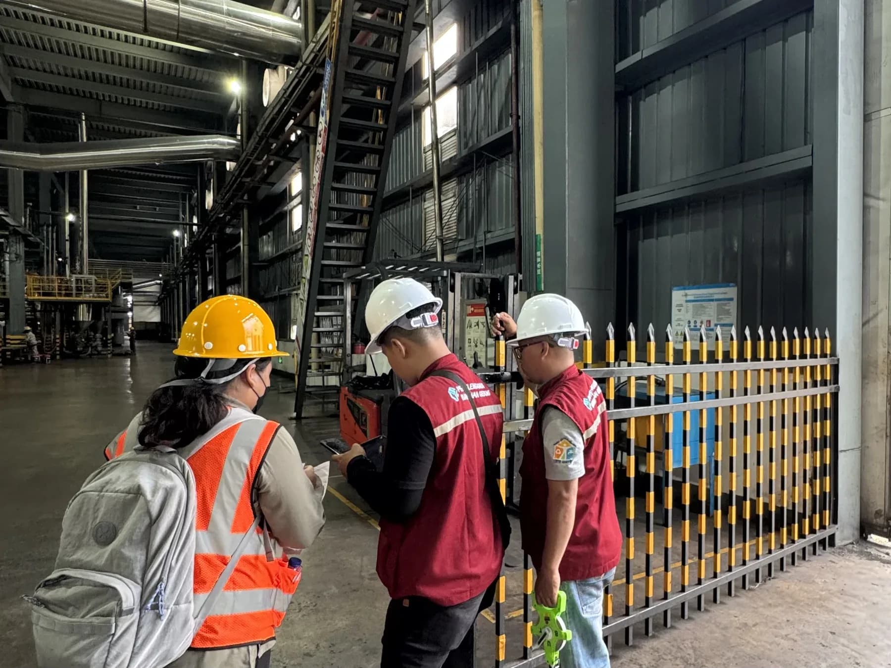 Pemeriksaan aspek arsitektural dan jalur evakuasi bangunan