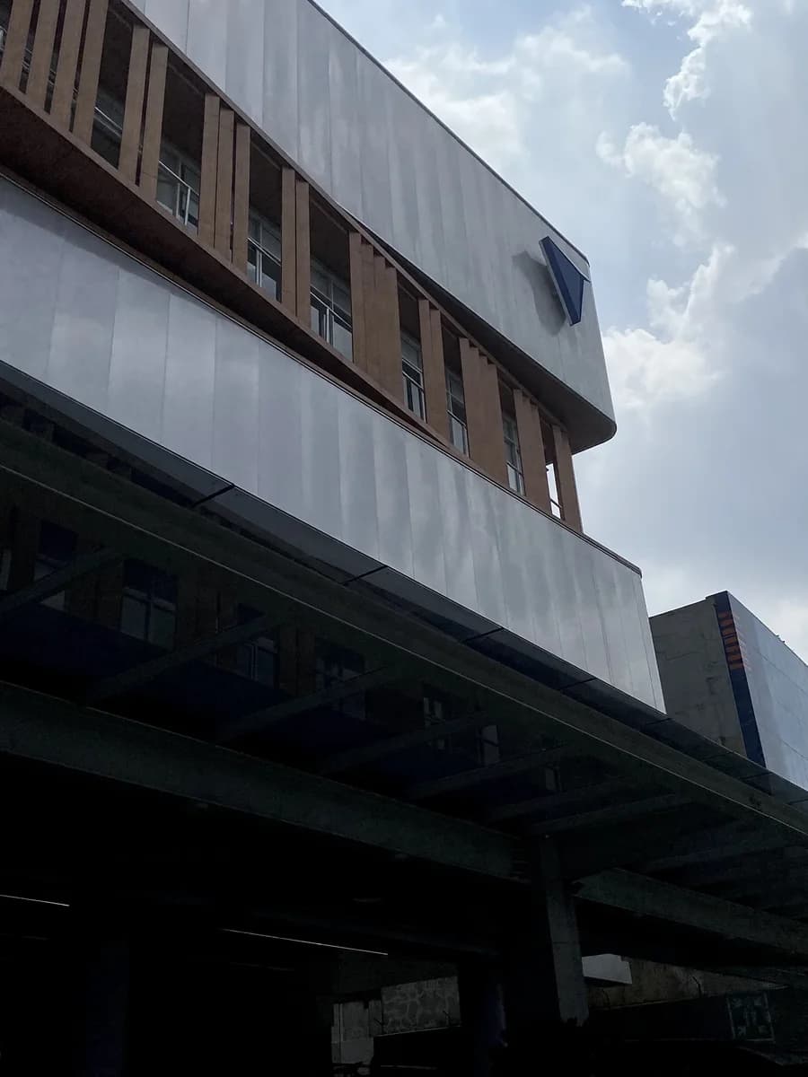 Dokumentasi lapangan Solusi SLF — Uji Keandalan Ruang Server (Server Room) pada Gedung Kantor Biasa